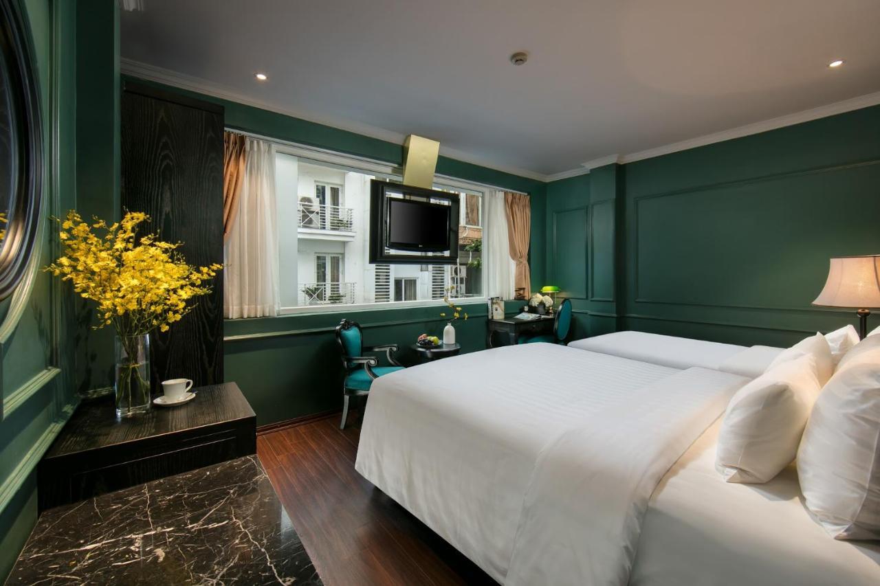Triple Room with City View